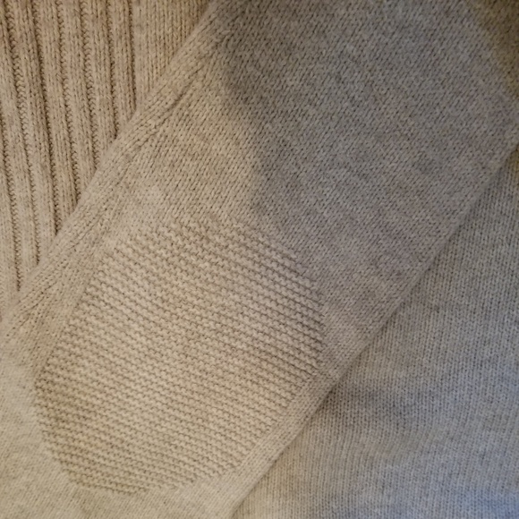 GAP Crewneck pullover sweater - Picture 2 of 2